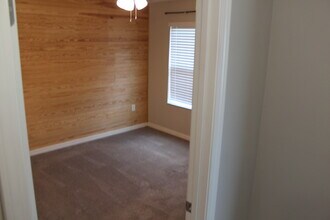 10537 Lake Montauk Dr in Riverview, FL - Building Photo - Building Photo