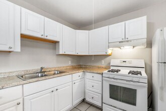 555 N Kent St-Unit -201 in St. Paul, MN - Building Photo - Building Photo