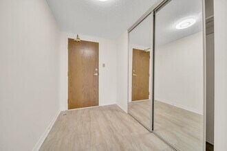 3227 King St E in Kitchener, ON - Building Photo - Building Photo