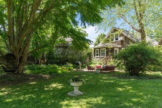 10 Pleasant Ln in East Hampton, NY - Building Photo - Building Photo