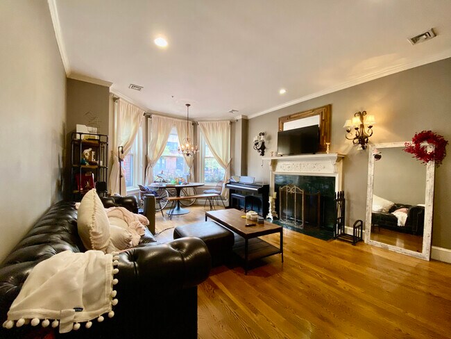 402 Marlborough St, Unit 2 in Boston, MA - Building Photo - Building Photo