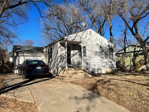 1204 Pomeroy St in Manhattan, KS - Building Photo - Building Photo