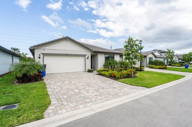 property at 2940 Shortleaf Ave