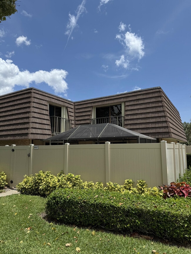 property at 6927 69th Way
