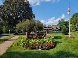 17 Stony Brook Dr in Glastonbury, CT - Building Photo