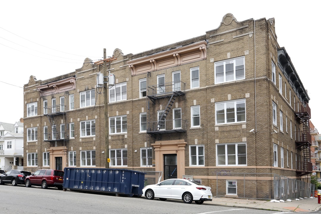 158 Gregory Ave in Passaic, NJ - Foto de edificio