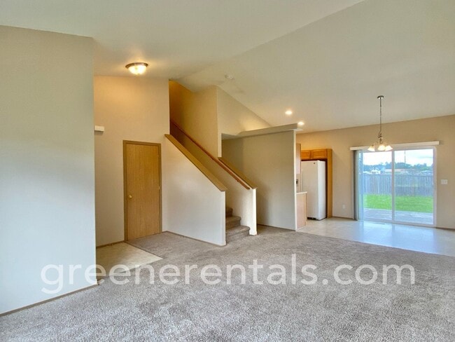 9837 Greenleaf Loop SE in Yelm, WA - Building Photo - Building Photo