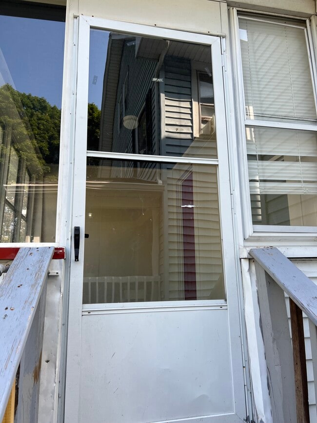 95 Morton St, Unit 95 Morton St in Rochester, NY - Foto de edificio - Building Photo