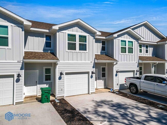 1027 McLaren Cir in Fort Walton Beach, FL - Building Photo - Building Photo