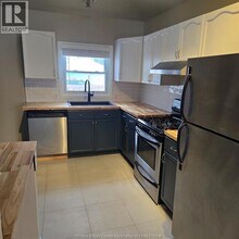 1227 Windermere Rd in Windsor, ON - Foto de edificio - Building Photo