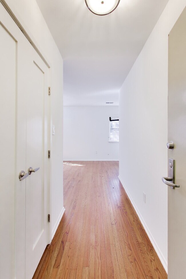 1730 16th St NW in Washington, DC - Building Photo - Building Photo