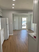 4409 Cavelle Ave in Louisville, KY - Foto de edificio - Building Photo