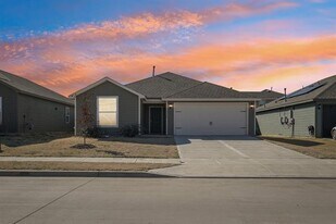 13527 Roosevelt Arch Dr in Ponder, TX - Building Photo