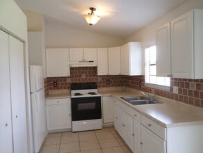 658 Dromedary Ct in Kissimmee, FL - Building Photo - Building Photo