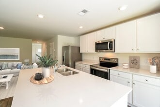 79 Striker Rd in Port Wentworth, GA - Building Photo - Building Photo