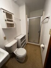 802-806 Queen Ave SE in Albany, OR - Foto de edificio - Building Photo