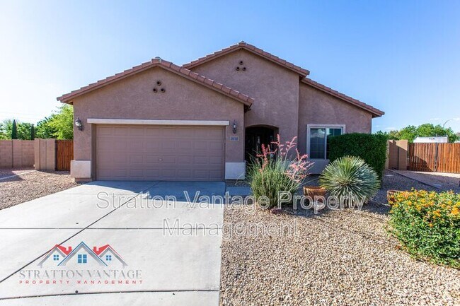 property at 4418 South Hassett Circle