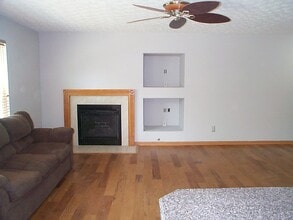 5775 Coldcreek Dr in Hilliard, OH - Building Photo - Building Photo