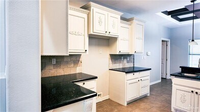 12 Linva Ave in Edinburg, TX - Building Photo - Building Photo