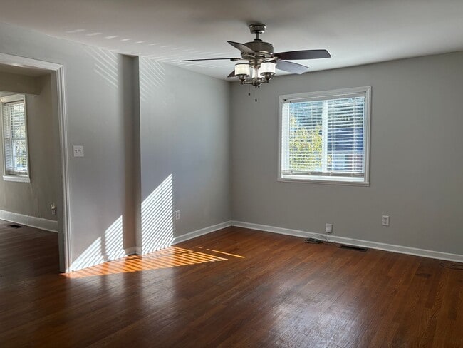 706 S Benbow Rd in Greensboro, NC - Building Photo - Building Photo