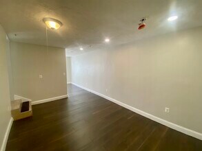 28 Hinckley St, Unit 1R in Somerville, MA - Foto de edificio - Building Photo