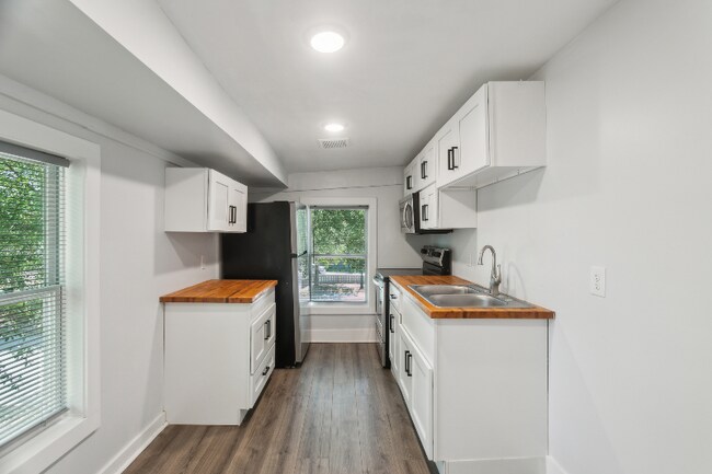 property at 502 W 48th St