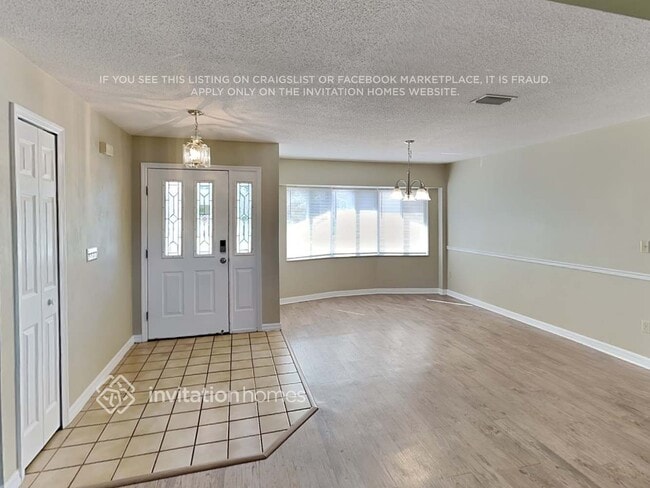 6169 Half Moon Dr in Port Orange, FL - Foto de edificio - Building Photo