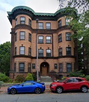 367 Harvard St, Unit 1 in Cambridge, MA - Building Photo