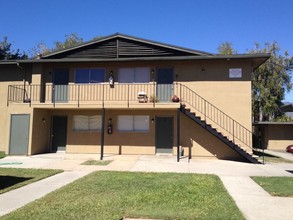 West 9th Street Apartments in San Bernardino, CA - Foto de edificio - Building Photo