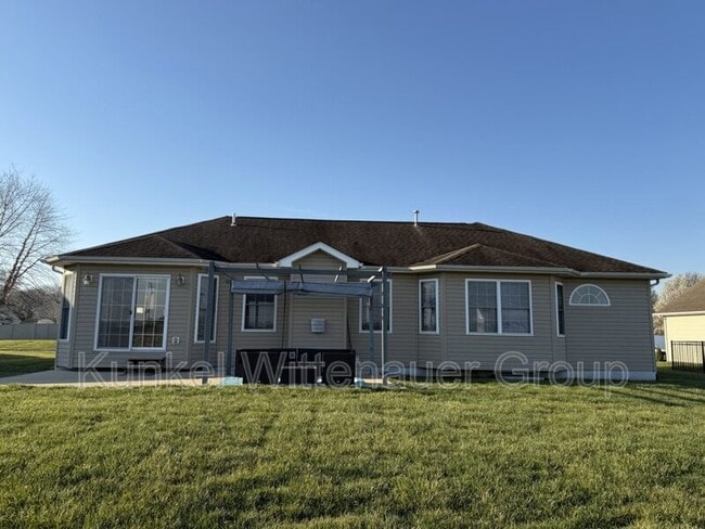 601 Whetstone Ln in Mascoutah, IL - Building Photo - Building Photo