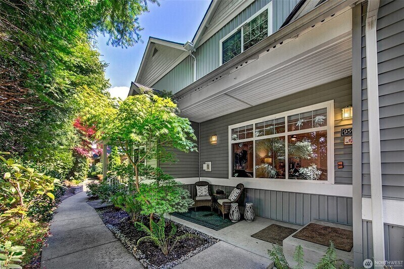 959 232nd Ln NE in Sammamish, WA - Building Photo