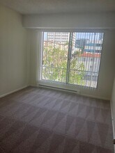 Imperial Tower Apartments in San Diego, CA - Foto de edificio - Building Photo