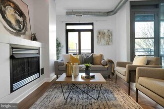 1125 11th St NW, Unit 202 in Washington, DC - Foto de edificio - Building Photo
