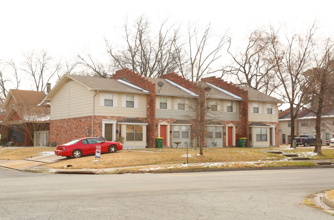 Broadway Condominiums in North Little Rock, AR - Building Photo - Building Photo