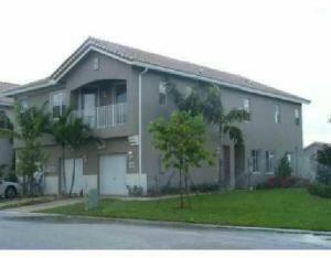 3026 Laurel Ridge Cir in Riviera Beach, FL - Building Photo