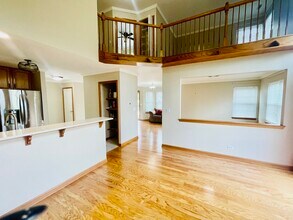 517 Willow Way in Lindenhurst, IL - Building Photo - Building Photo