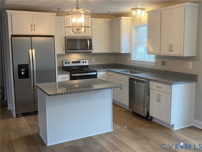 2817 Bermuda Ave in Chester, VA - Building Photo - Building Photo