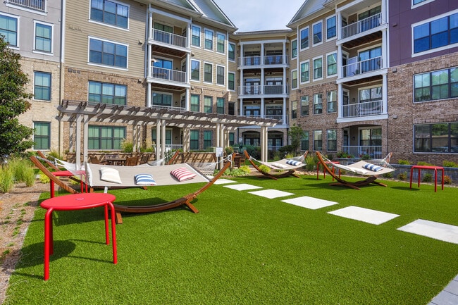 The Eliza on Collier