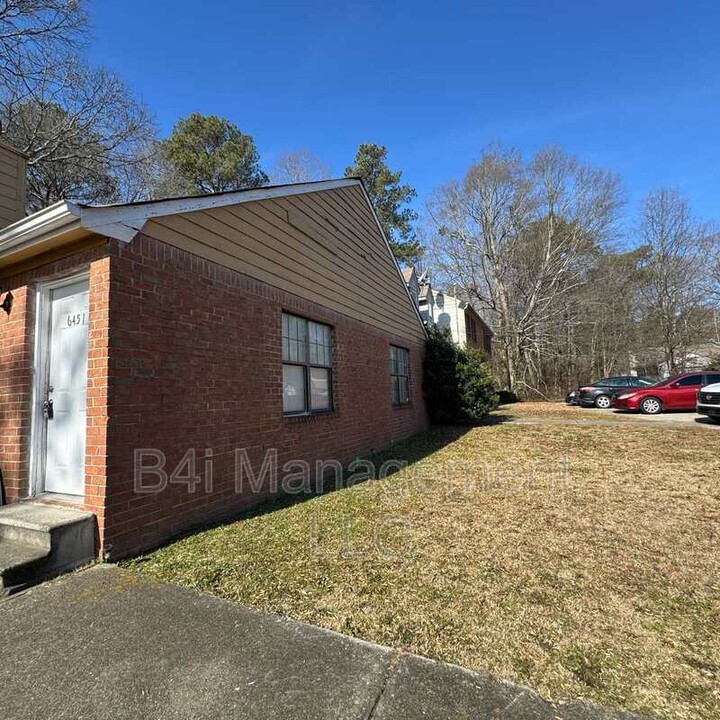 6451 River Park Dr in Riverdale, GA - Building Photo