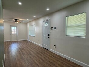 5932 Mckee Lake Dr N in St. Petersburg, FL - Building Photo - Building Photo
