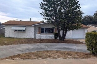 7608 Camelot Rd in Port Richey, FL - Building Photo