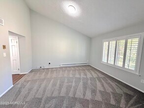 15 Eastport Ct in Red Bank, NJ - Building Photo - Building Photo