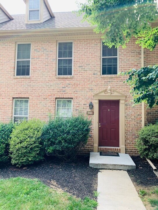 903 Skyview Dr in York, PA - Building Photo