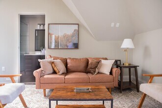 225 E Michigan St in Milwaukee, WI - Foto de edificio - Building Photo