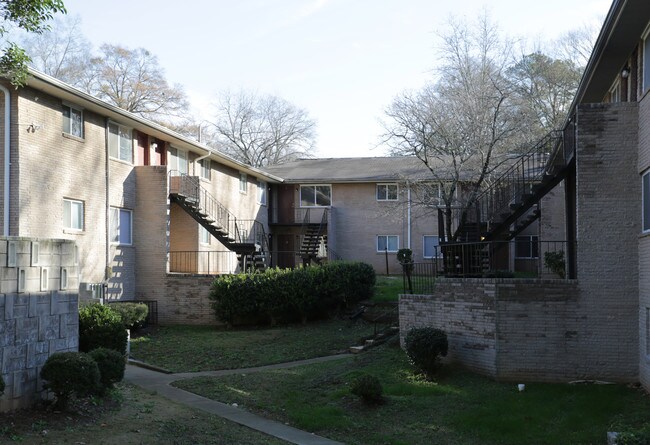 3300 College St in Atlanta, GA - Foto de edificio - Building Photo