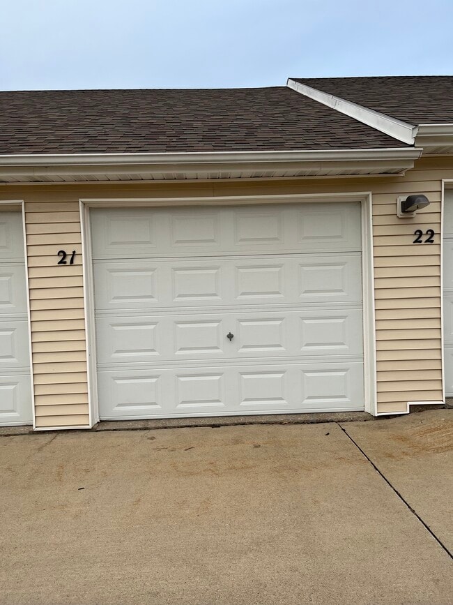 property at 1835 SW White Birch Cir