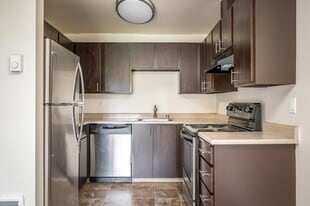 Oak Creek in Vancouver, WA - Building Photo