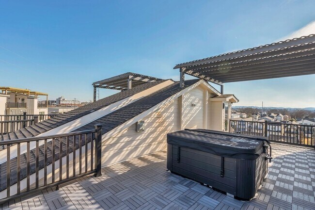 5301 Centennial Blvd in Nashville, TN - Building Photo - Building Photo
