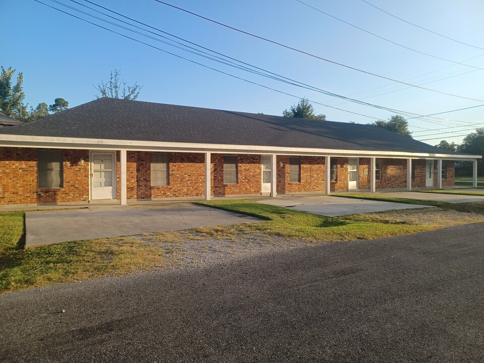 1719 Oakley Ct, Unit 2 in Thibodaux, LA - Foto de edificio