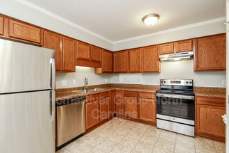 4627 Lawndale Dr in Greensboro, NC - Building Photo - Building Photo